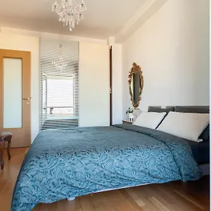two-spacious-bedrooms-1-minute-to-metro-stop.it-lombardy.com/